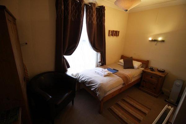 The Lodge Суиндън Екстериор снимка