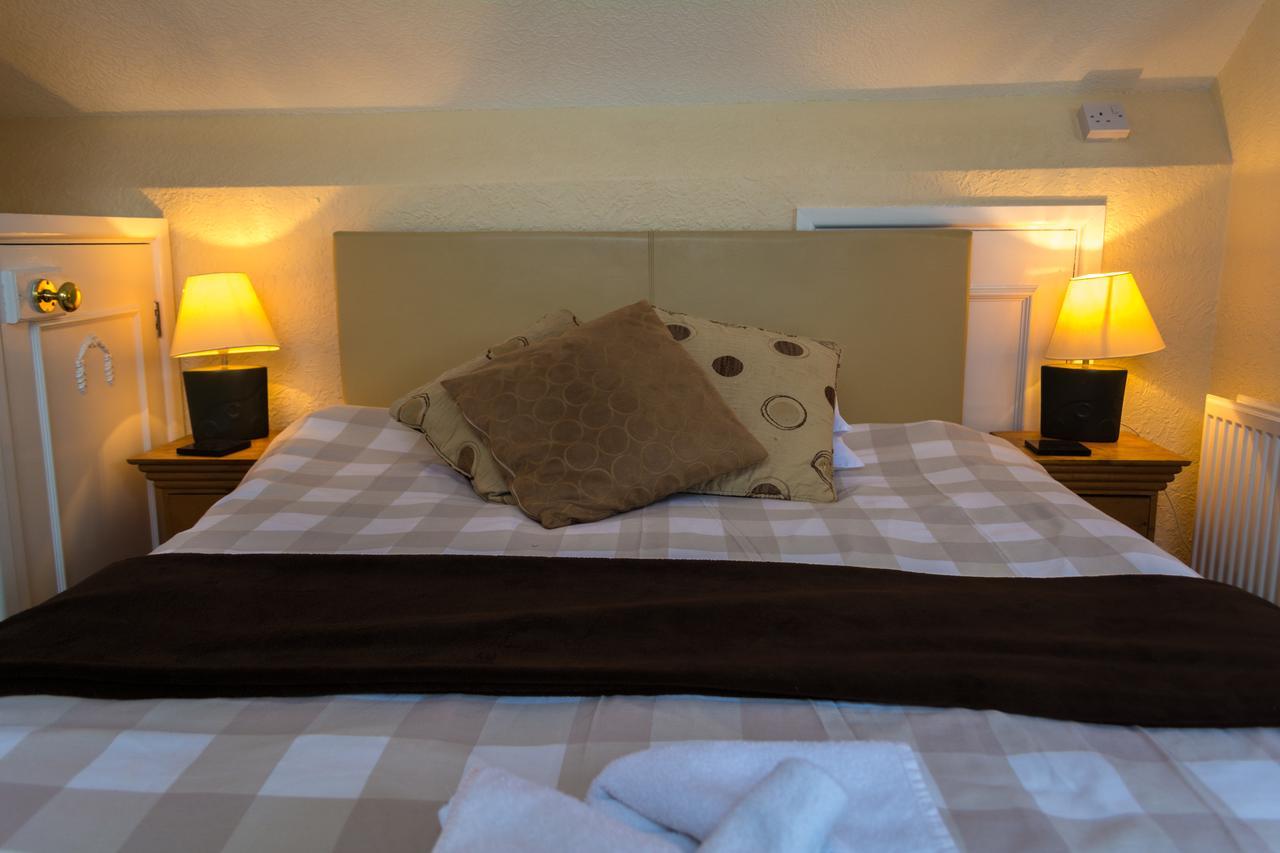 The Lodge Суиндън Екстериор снимка